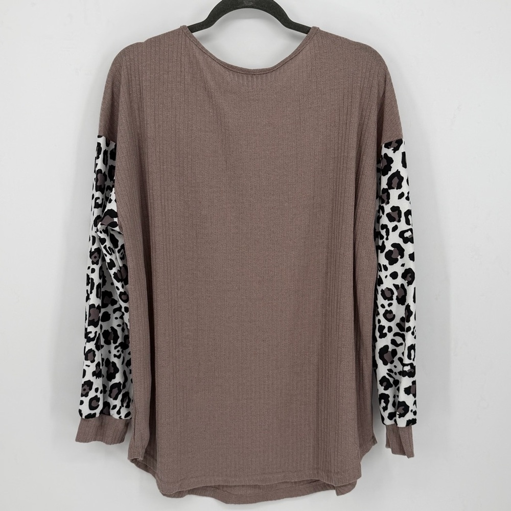 Ribbed Leopard Print Chiffon Sleeve Blouse - Picture 4 of 4